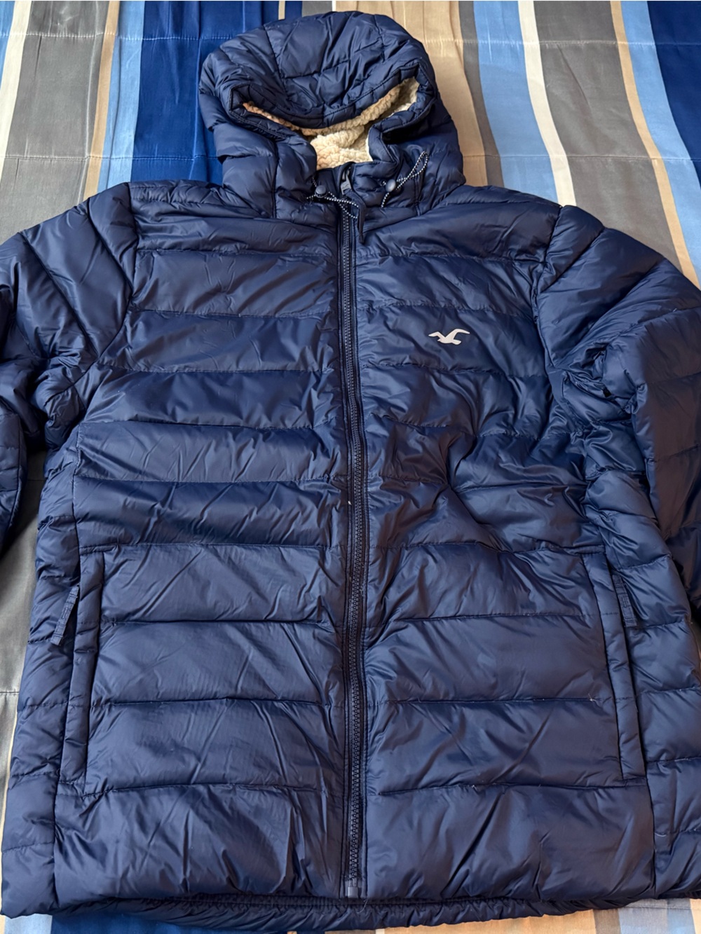 Hollister Navy Blue Puffer Jacket with Sherpa-Lined Hood (Large)